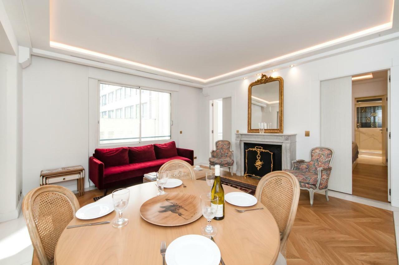 Luxury Montaigne Apartment Paris Exteriör bild