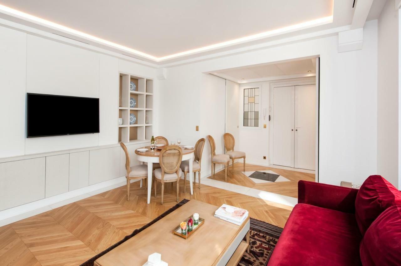 Luxury Montaigne Apartment Paris Exteriör bild