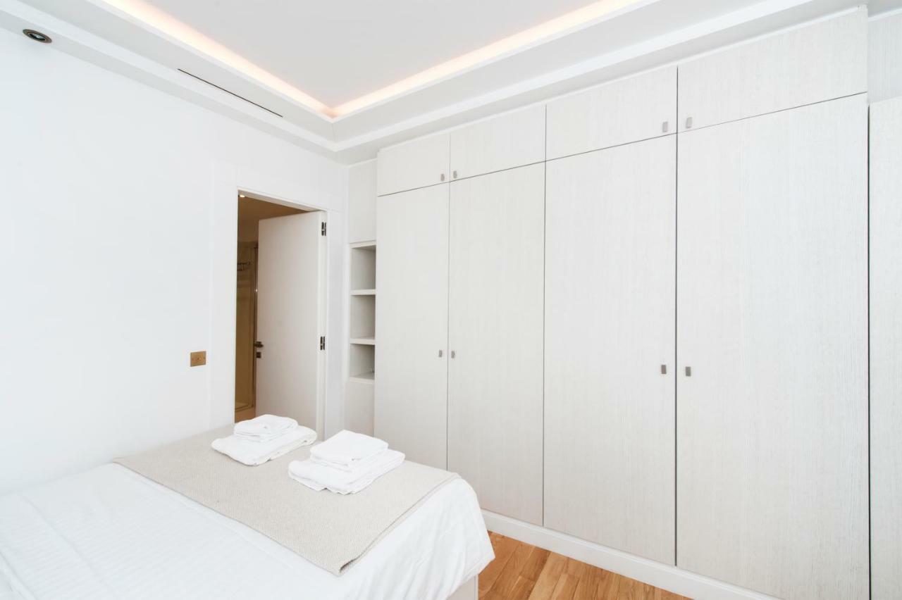 Luxury Montaigne Apartment Paris Exteriör bild