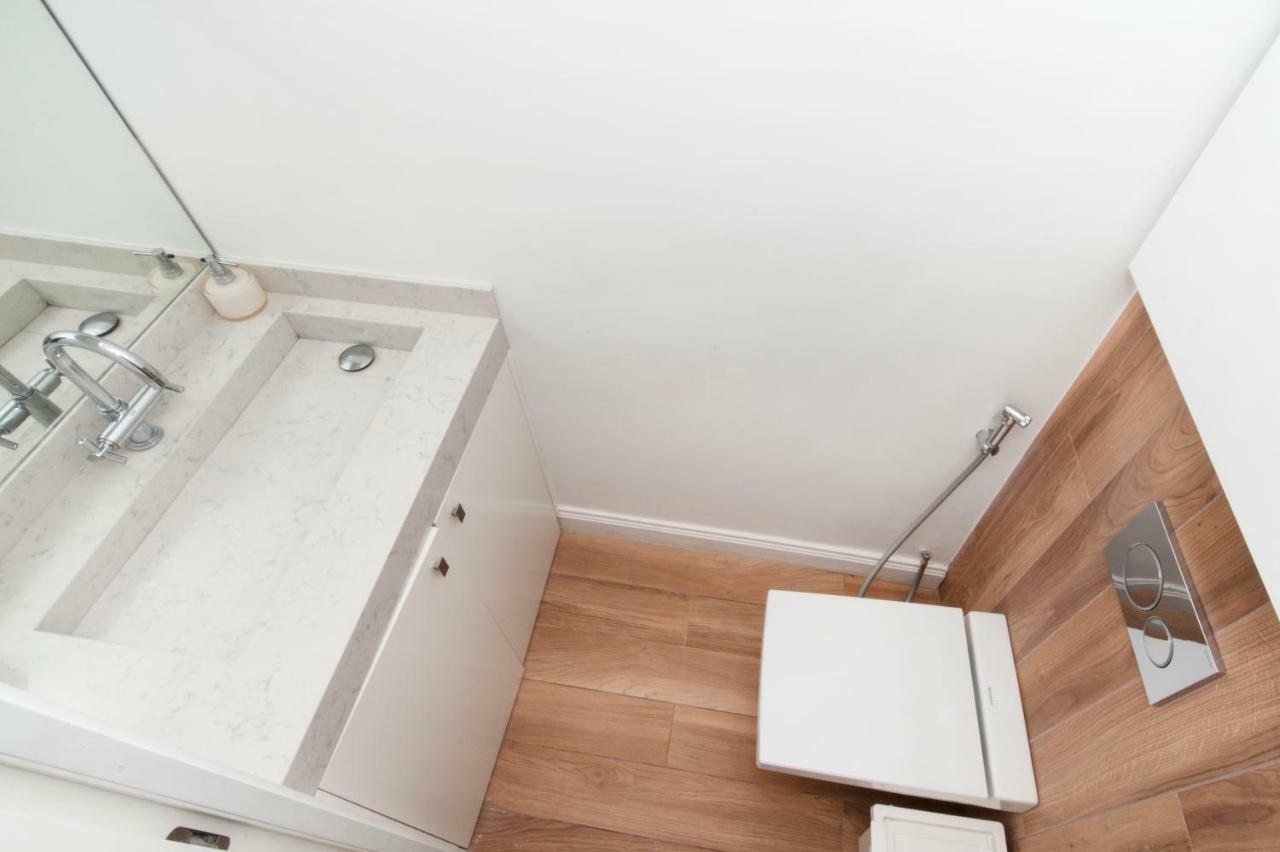 Luxury Montaigne Apartment Paris Exteriör bild