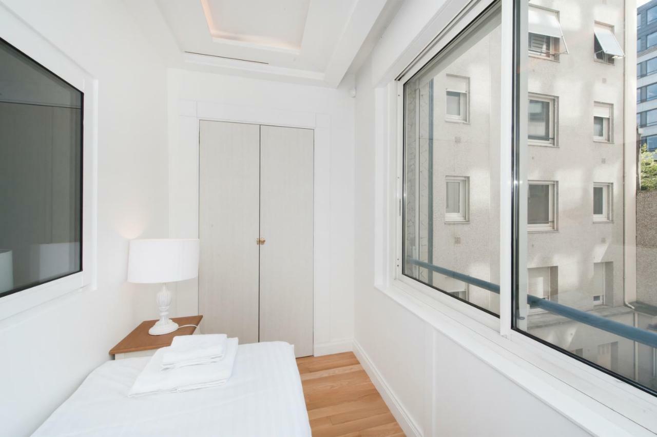 Luxury Montaigne Apartment Paris Exteriör bild