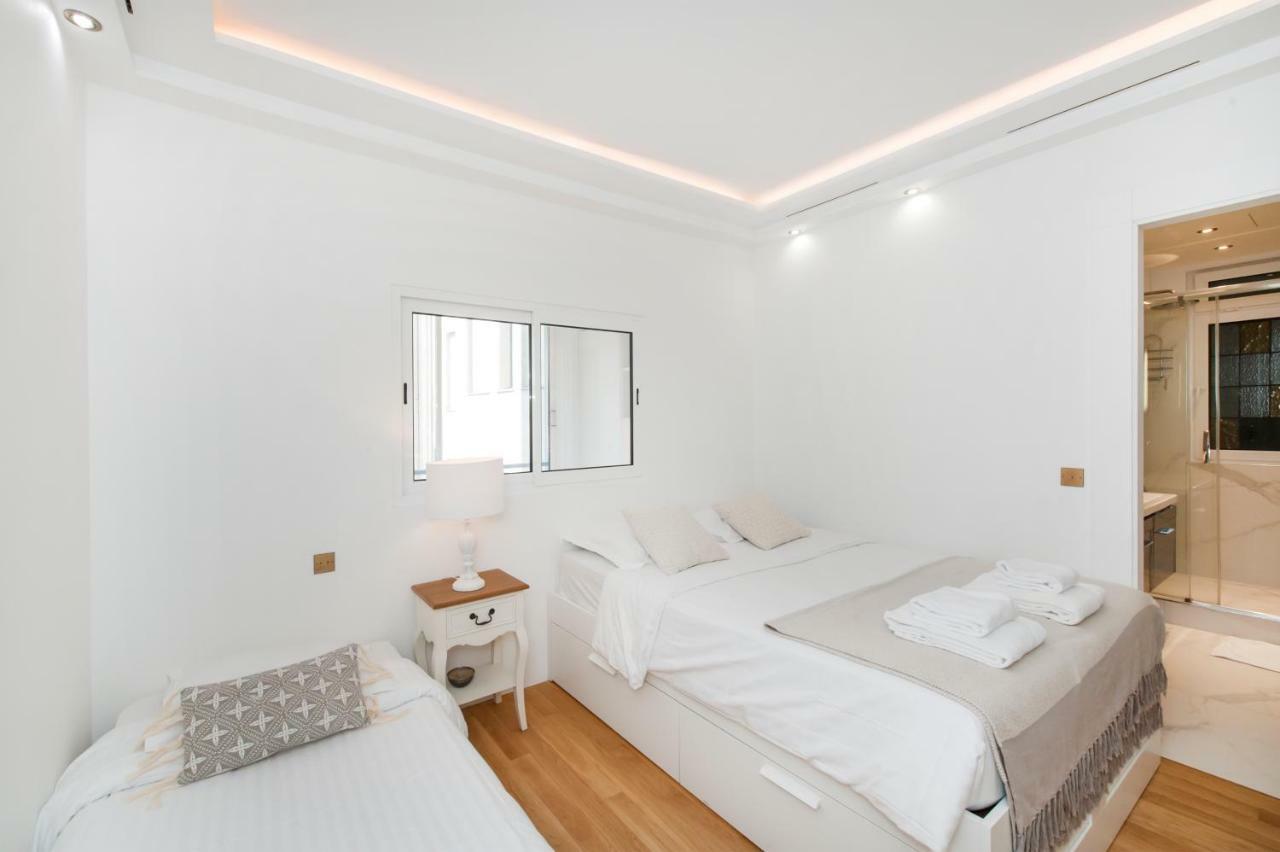 Luxury Montaigne Apartment Paris Exteriör bild